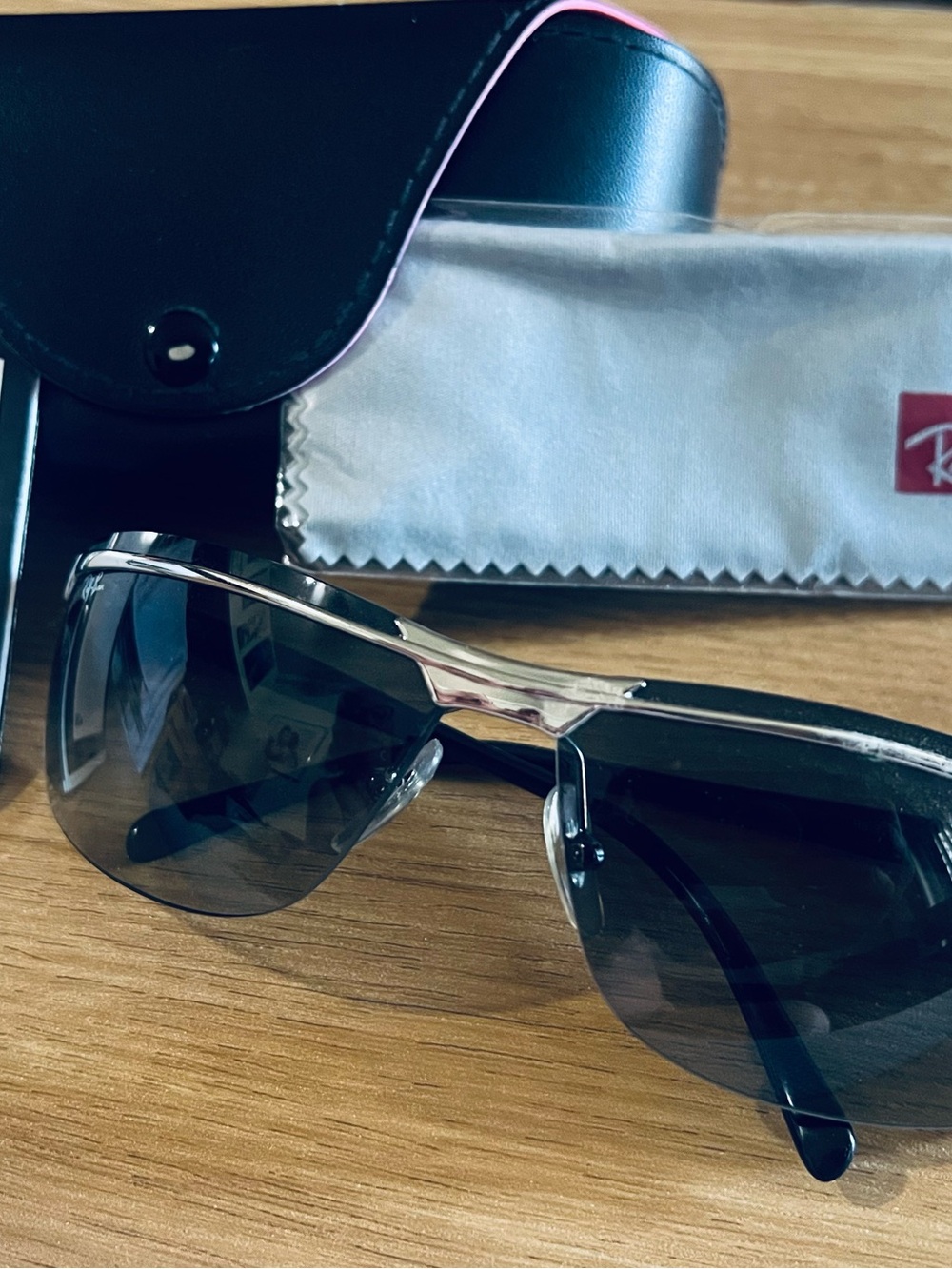 Ray-Ban Black Sunglass With Case & NEW Cleaning Cloth- Made in Italy